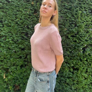 Ręcznie robiony sweter z organicznej bawełny: Rose Antique z krótkim rękawem i okrągłym dekoltem zdjęcie 2