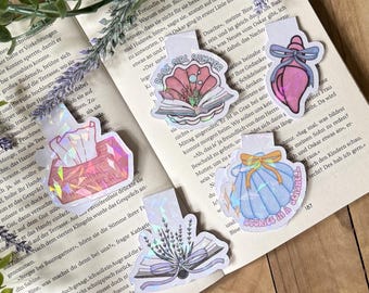 Bookish magnetic bookmark with holographic summer design