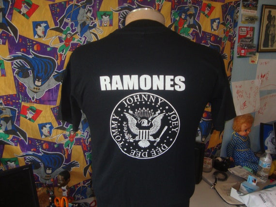 Vintage RAMONES Gabba Gabba Hey Band Tee Punk roc… - image 2