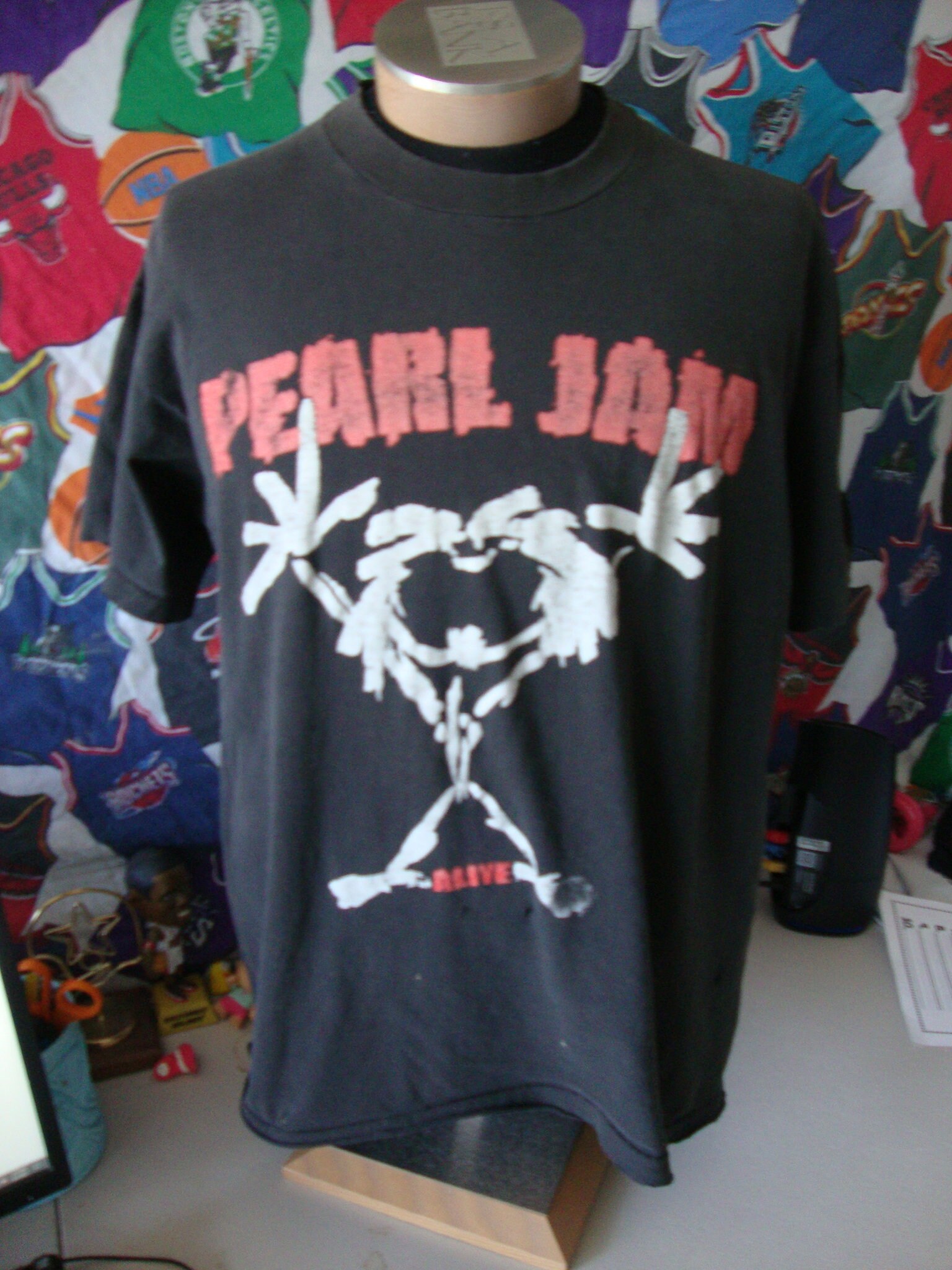 Vintage PEARL JAM Alive Concert Tour 90's Grunge T Shirt Vintage PEARL JAM Alive Concert Tour 90's Grunge T Shirt