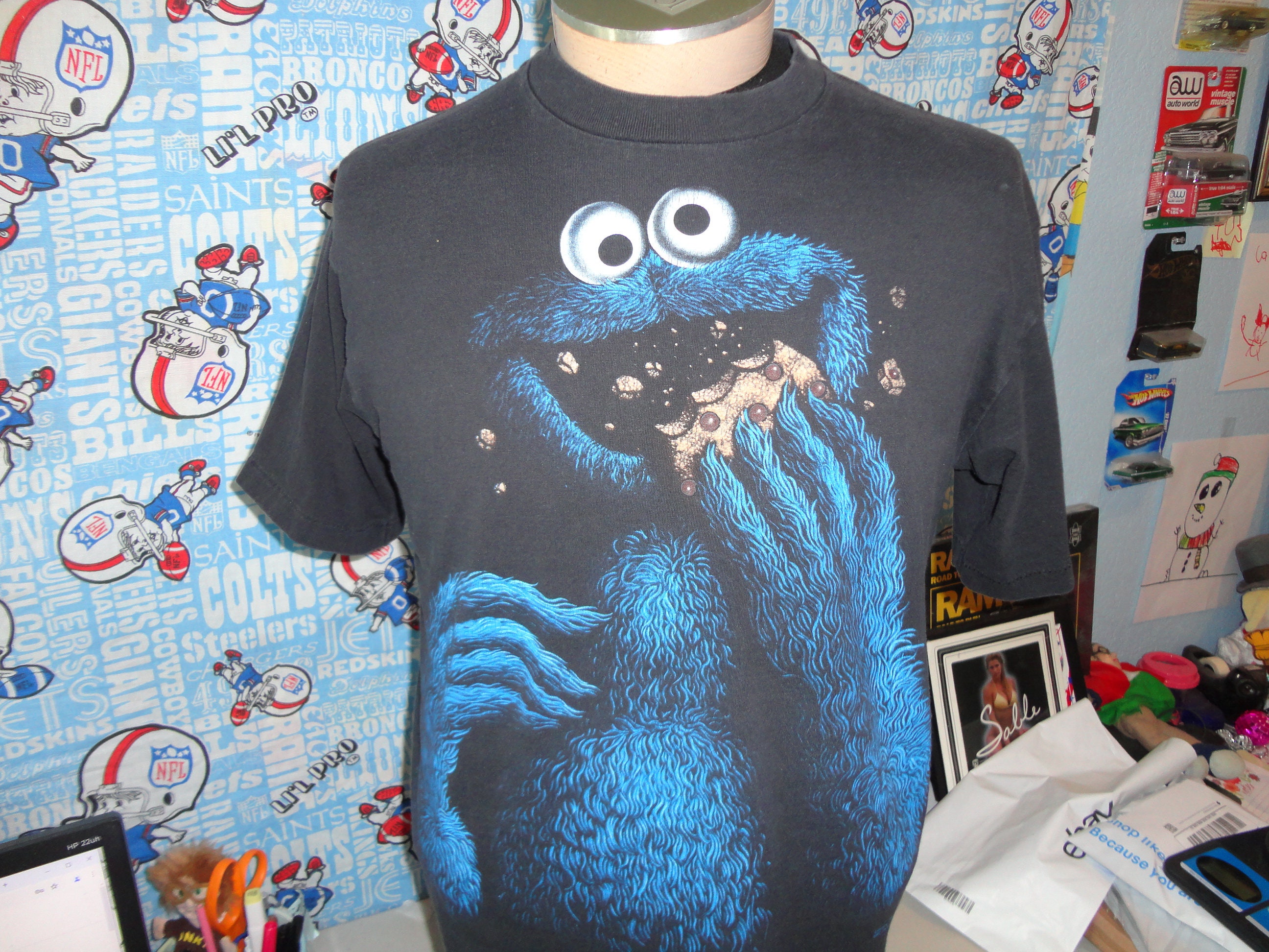 Vintage 90s SESAME STREET Cookie Monster Tee Jim Henson Black T 