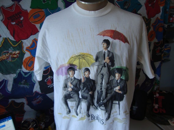 Vintage 90's The Beatles 1999 Umbrellas tee white… - image 1