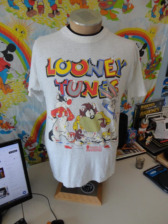 Vintage 90's Looney Tunes TAZ Sylvester Bugs Bunny Gray Tee 1996