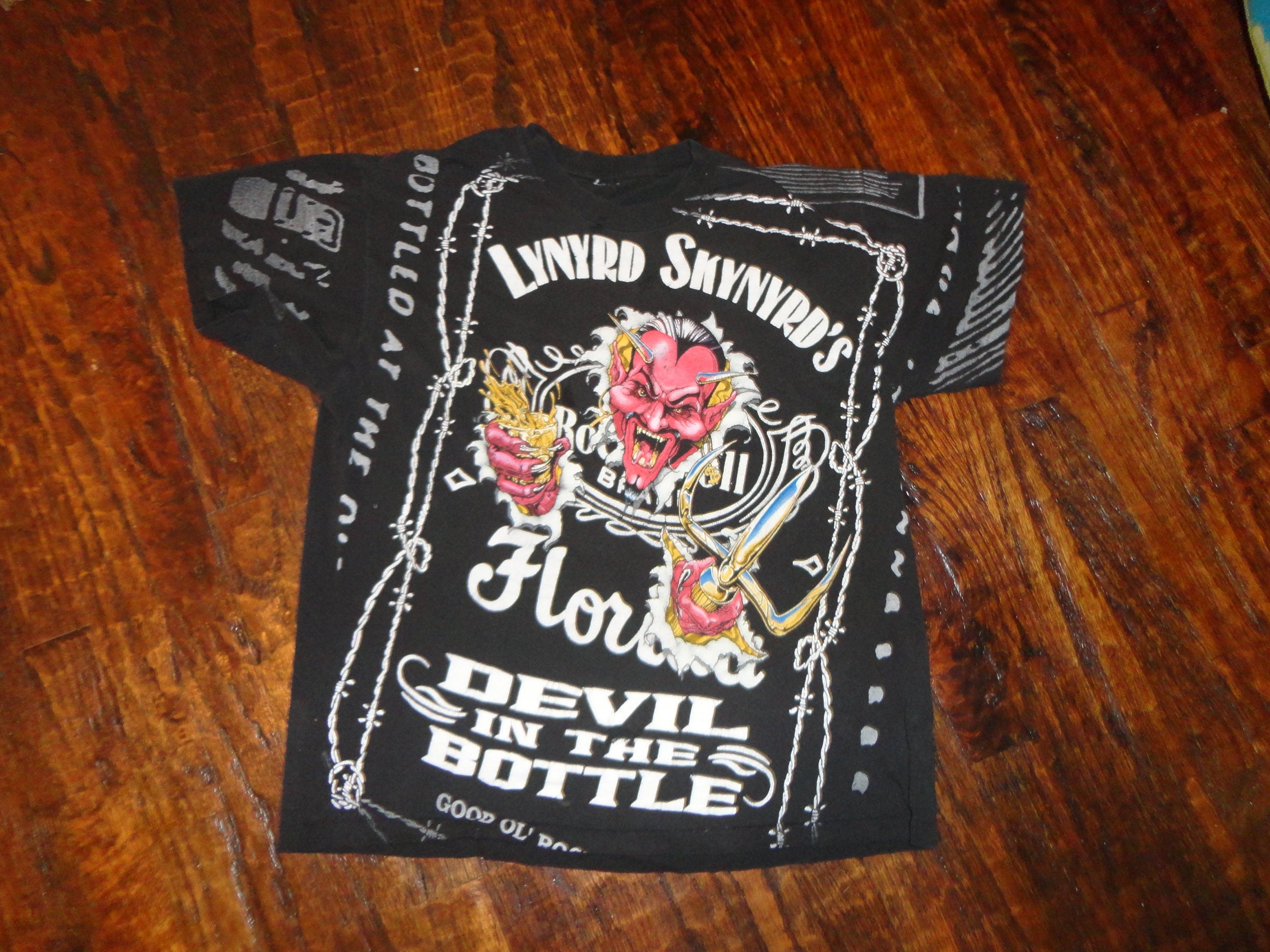Vintage 90's Lynyrd Skynyrd All Over Print Devil In the Bottle Concert Tour T Shirt Size L