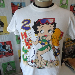 Vintage 90&#39;s Betty Boop Cartoon 2 Hot 4 U T Shirt M