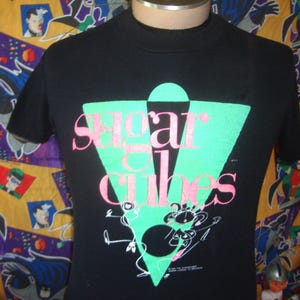 Camiseta vintage de la banda The Sugarcubes de los años 80, gira del álbum Life's Too Good de The Sugar Cubes de 1988, concierto de Björk, camiseta de rock alternativo islandés talla S
