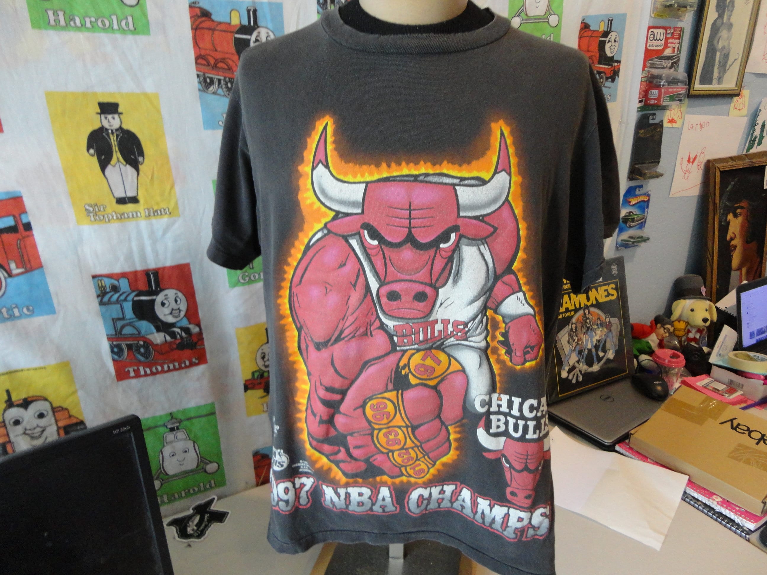 Vintage 90's Chicago Bulls 1997 NBA Finals Black Tee T Shirt