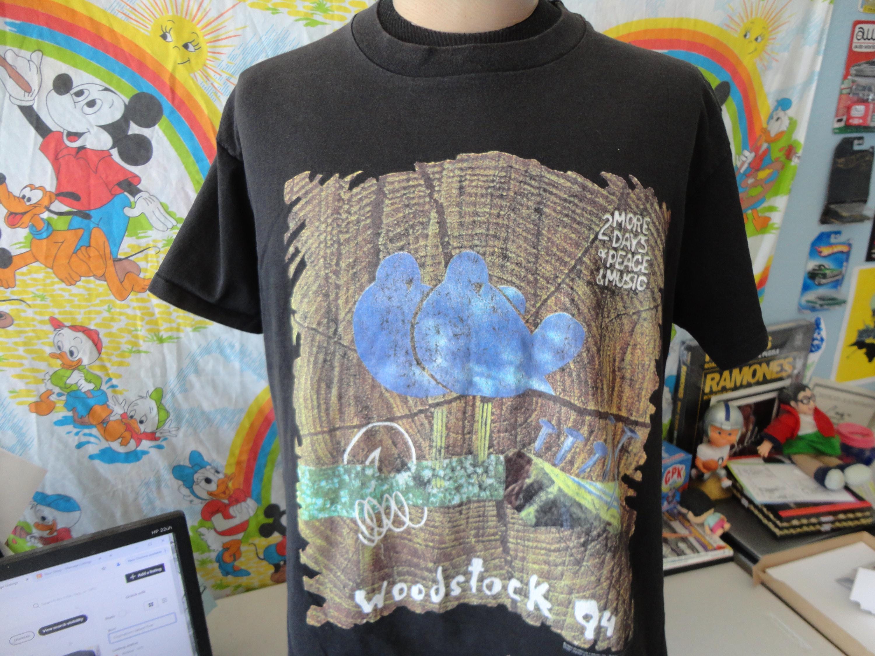 Vintage 90's WOODSTOCK 1994 Hippie Black Concert Tour I Survived T