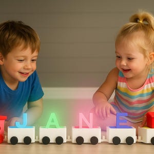 Tren del alfabeto personalizado con nombre, colorido, educativo, juguete de aprendizaje temprano, regalo de bautizo o cumpleaños, juguete para niños pequeños, juguete Montessori de calidad.