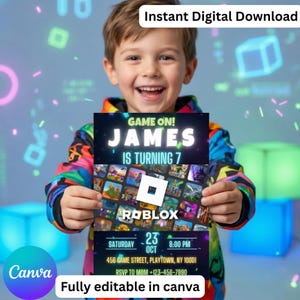 Op de afbeelding: Een verjaardagsuitnodiging met Roblox-thema, met de tekst "GAME ON! JAMES IS TURNING 7". De uitnodiging bevat de datum, tijd en adres. De woorden "Instant Digital Download" en "Fully editable in canva" zijn ook zichtbaar.