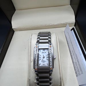Orologio da donna vintage Ingersoll Gems con lunetta in cristallo - Elegante scintillio del 1989 - In scatola con documenti!