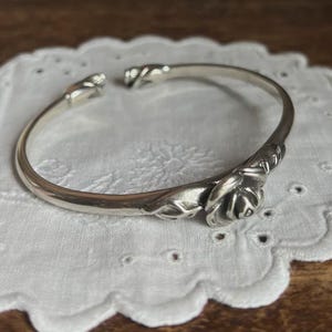 Vintage style Flower Bracelet 925 Sterling Silver Cuff Bangle