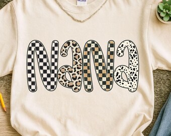 Nana retro PNG, sublimación de Nana con estampado de leopardo a cuadros, diseño de camiseta del Día de la Madre, abuela PNG, diseño moderno de abuela, diseño Grammy PNG