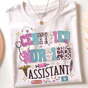 Zertifizierter Pflegehelfer PNG, CNA Leopard Glitter Sublimation, Krankenschwester Leben Digitaler Download, Medizinisches Personal PNG, Cna Shirt, Niedlicher Medizinischer PNG