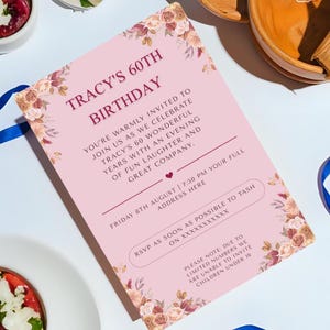 60. Geburtstagseinladungen - Dusky Rose Floral A5 gedruckte Einladungen mit Umschlägen | Elegante 60er Party Karten | Personalisiert & Versendet
