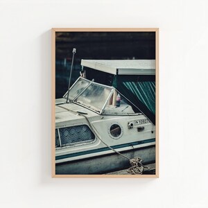 Stampa artistica da parete nautica vintage / Poster rustico di una barca sul canale su carta semilucida / Decorazione fluviale incorniciata per gli amanti delle barche e idee regalo