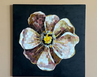 小さな花柄ガラスモザイク画：オリジナルウォールアート（15 cm