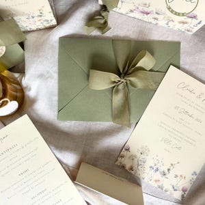 Wedding Stationary Fiori di Campo - Coordinato grafico per matrimonio a tema floreale. Partecipazioni di matrimonio artigianali.