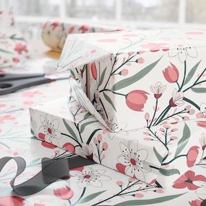 Vintage Floral Wrapping Paper: Red & Green Botanical Design