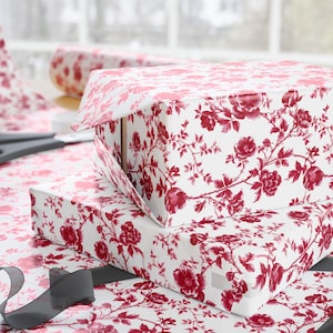 Red Rose Floral Wrapping Paper: Vintage Botanical Design