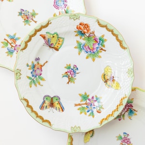 Herend Queen Victoria Plate: Hand-Painted Butterfly and Flower Porcelain Green Border - Mint VBO #1518