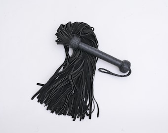 Handgefertigte Schwarze Wildleder Flogger - 100 Falls