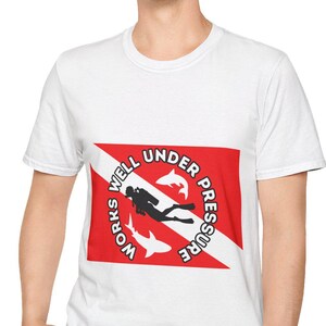 Camiseta para entusiastas do mergulho, presente de mergulho, camiseta que funciona bem sob pressão, roupa para amantes do oceano, estilo náutico