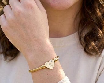 Brazalete de corazón grabado / Brazalete de corazón personalizado, plata u oro