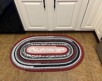 Handmade Jelly Roll Rug, 100 % cotton 26 x 45 in. Oval Rug