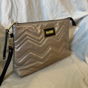 Bolsa Organizadora de Cosméticos Betsy Johnson com Interior Floral