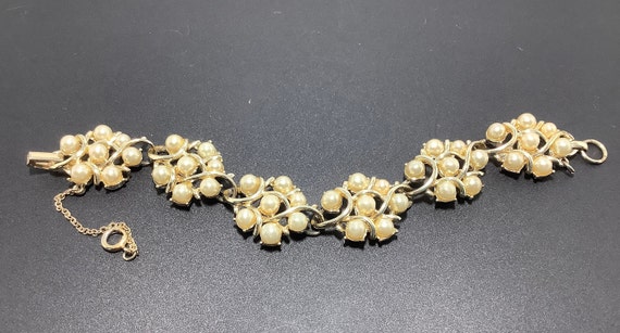 Vintage Gold Coro Pearl Bracelet - early 1950s - … - image 3