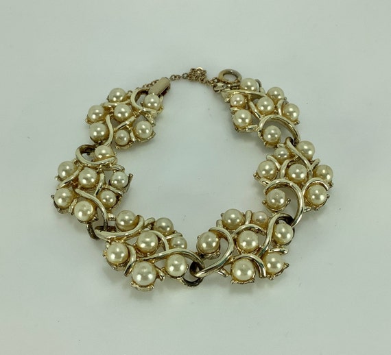 Vintage Gold Coro Pearl Bracelet - early 1950s - … - image 4