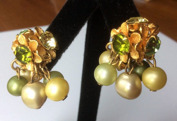 Green and Yellow Pearl and Rhinestone Earrings - image 5