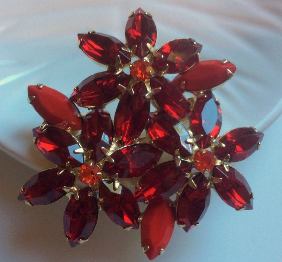 Red Rhinestone Flower Brooch - Gem