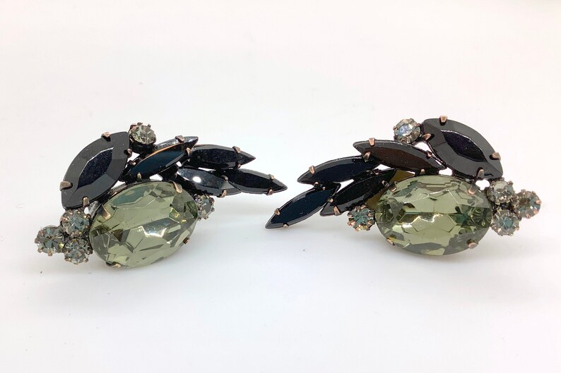 Glamorous Hattie Carnegie Black Diamond Earrings 1950s image 4