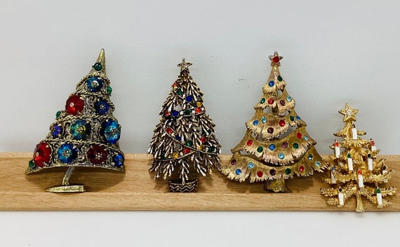 JJ Big Gold Christmas Tree Brooch with Rhinestone… - image 6