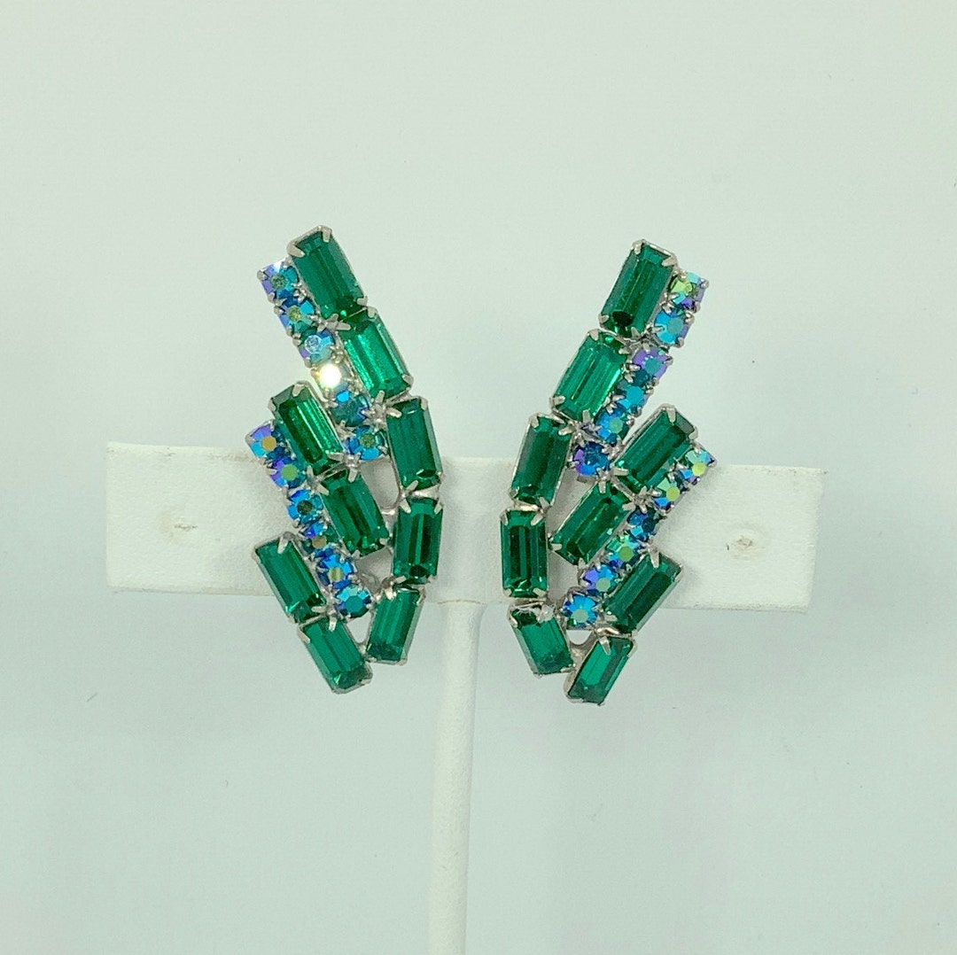 Emerald Green Baguette ASTRA wiesner Earrings 1950s Ear - Etsy