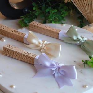 Personalisierte Hochzeit Gefälligkeiten Fan Favors,Fans,Sommer Hochzeit Gefälligkeiten,Brautpartybevorzugung,Einzigartige Gefälligkeiten,Hand Fan Bevorzugungen für Gäste,Benutzerdefinierte Bevorzugungen
