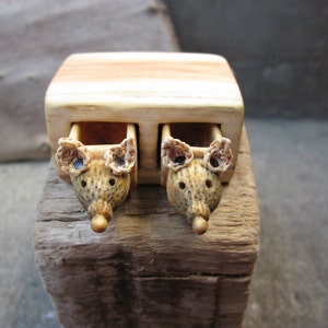 Miniature drawers with animals, Wood carving mouse, Unique wood box, Wood sculpture, Reclaimed wood miniature art image 2