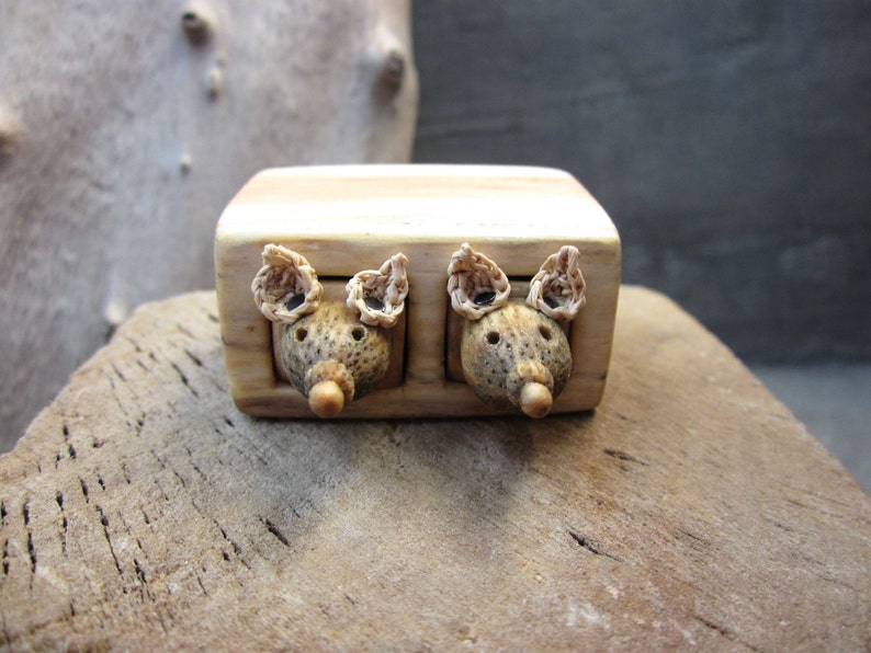 Miniature drawers with animals, Wood carving mouse, Unique wood box, Wood sculpture, Reclaimed wood miniature art image 3