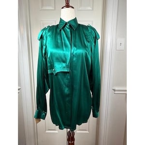 Lillie Rubin Vintage Emerald Green 100% Silk Epaulette Blouse Small 80s Satin
