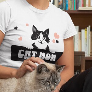 Funny Cat Mom T-Shirt for Women, Cute Mother&#39;s Day Gift for Cat Lovers, Pet Moms, Cat Mama Tee, Animal Lover Shirt, Birthday Gift