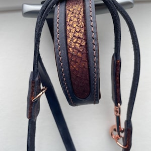 Leather set, collar and leash with fish leather inlay “golden Christmas”