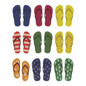 Peut inclure: Une collection de tongs colorées avec divers motifs. Les tongs comprennent des couleurs unies comme le bleu, le rouge et le jaune, ainsi que des paires à motifs avec des rayures, des fleurs et des symboles de dollar. Les chaussures sont disposées sur fond blanc.