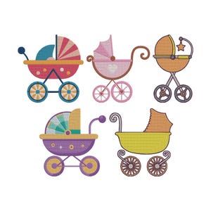 Puede incluir: Una colección de cinco cochecitos de bebé coloridos en varios diseños. Los cochecitos presentan diferentes combinaciones de colores, incluyendo rosa, amarillo, azul y morado, con elementos decorativos como corazones y estrellas.
