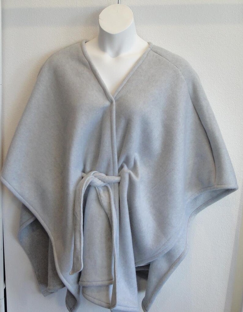 Mastectomy Shoulder Shirt FLEECE Cape Post Surgery Outerwear Shoulder Breast Cancer Special Needs Hospice Breastfeeding-Style Shandra