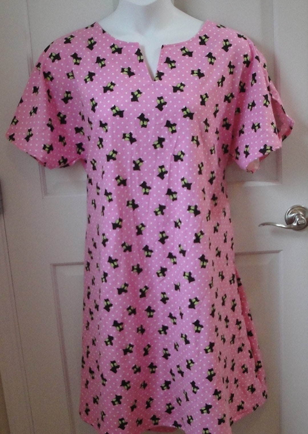 M Post Surgery FLANNEL Nightgown shoulder, Breast Cancer, Mastectomy / Hospital / Adaptive