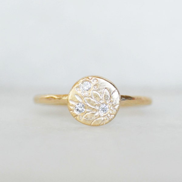 Diamond Wildflower Disc Ring, Solid 14k Gold Botanical Wedding Jewelry, Floral Coin Ring, Bride Jewelry, Signet