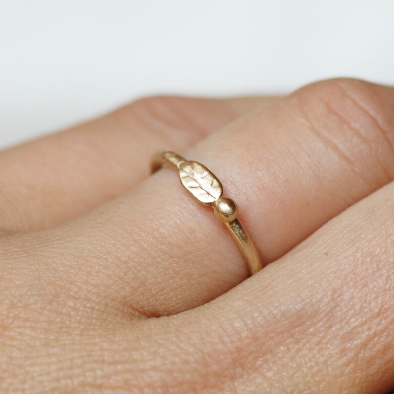 Gold Leaf Wedding Band, Solid 14k Gold Ring, Leaf and Flower Bud Engagement Ring, Dainty Branch Ring, Nature Jewelry, Bridesmaid Gifts image 3