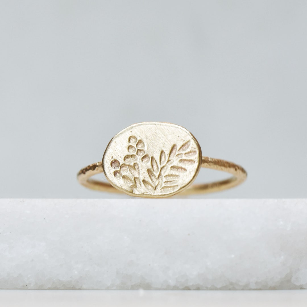 Gold Signet Ring Floral Coin Ring Solid 14k Gold Disc Ring Botanical gold-signet-ring-floral-coin-ring-solid-14k-gold-disc-ring-botanical